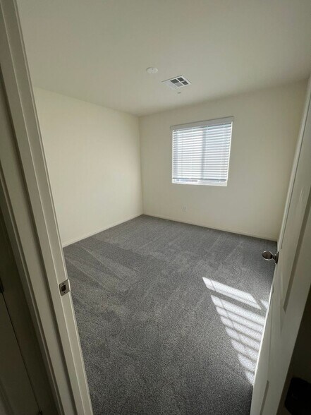Building Photo - 4816 Kinworthy St