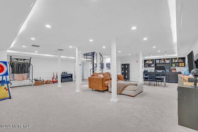 Building Photo - 17 Woods End Rd