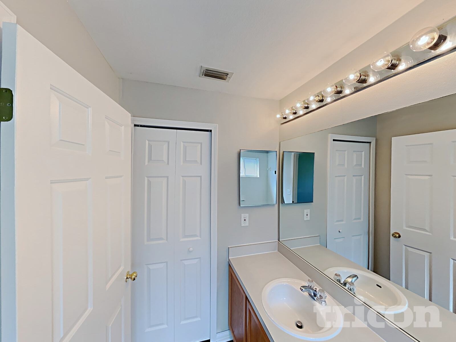 Building Photo - 533 Scarlet Maple Ct