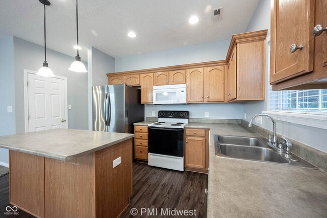 Building Photo - 3460 Firethorn Drive