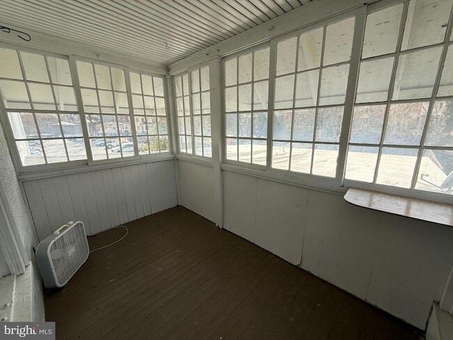 Building Photo - 21 S Stewart St