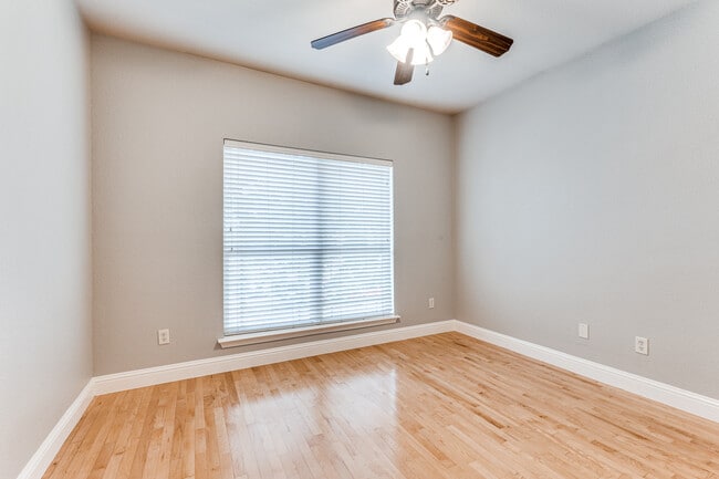 Building Photo - 2700 Merida Ave