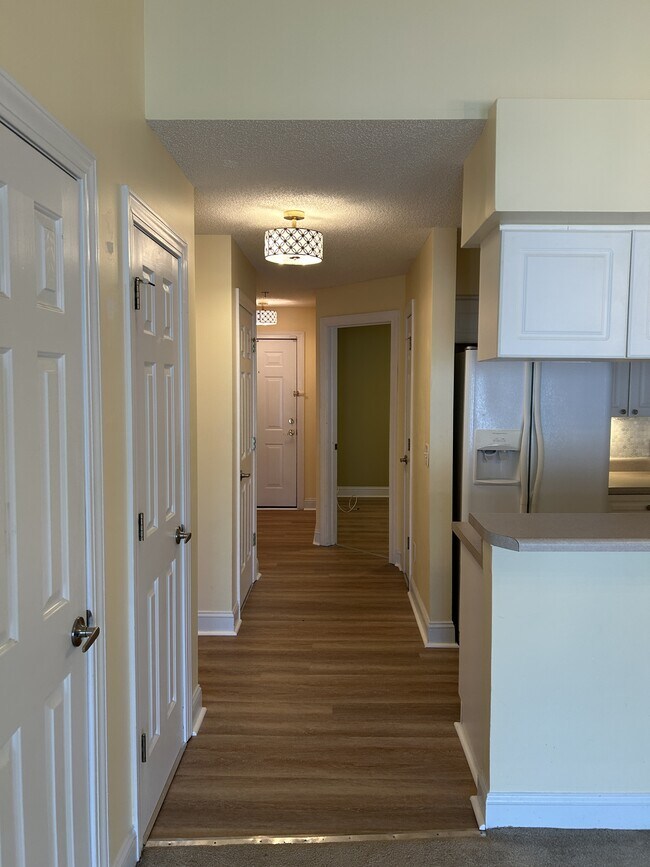 Building Photo - 627 Woodmoor Dr