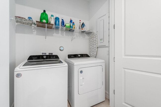 Building Photo - 6082 Carre Wy