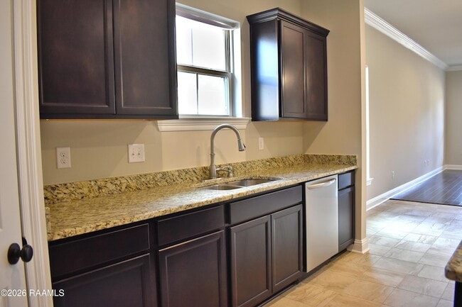 Building Photo - 421 Berg Ct