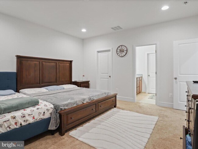 Building Photo - 25441 Hartland Orch Ter