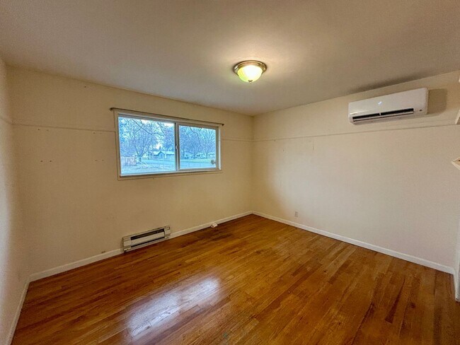 Building Photo - Spacious Single-Story Home on Corner Lot