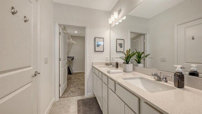 Building Photo - 6476 Silverstar Dr