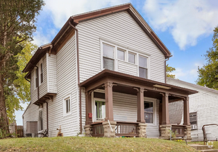 Building Photo - 3 Bedroom 2.5 Bath House