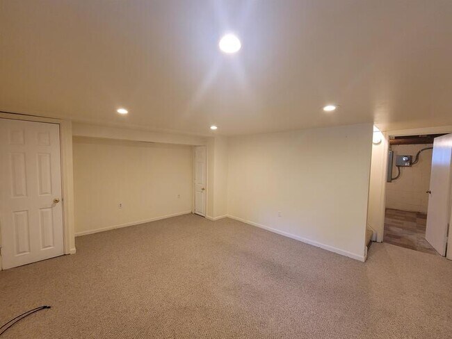 Building Photo - 8587 Morven Rd