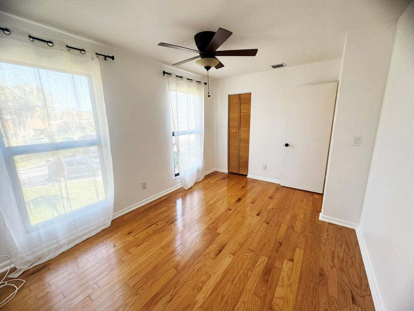 Building Photo - 321 Sandtree Dr