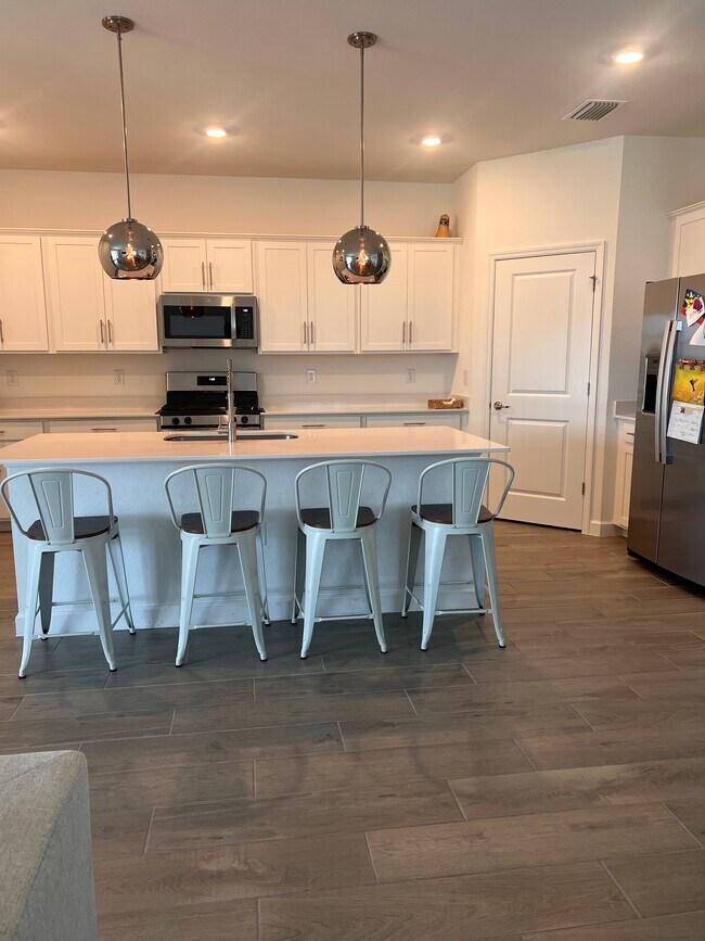 Building Photo - 15042 White Pearl Rd