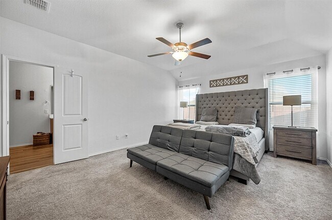 Building Photo - 424 Pollyann Trl