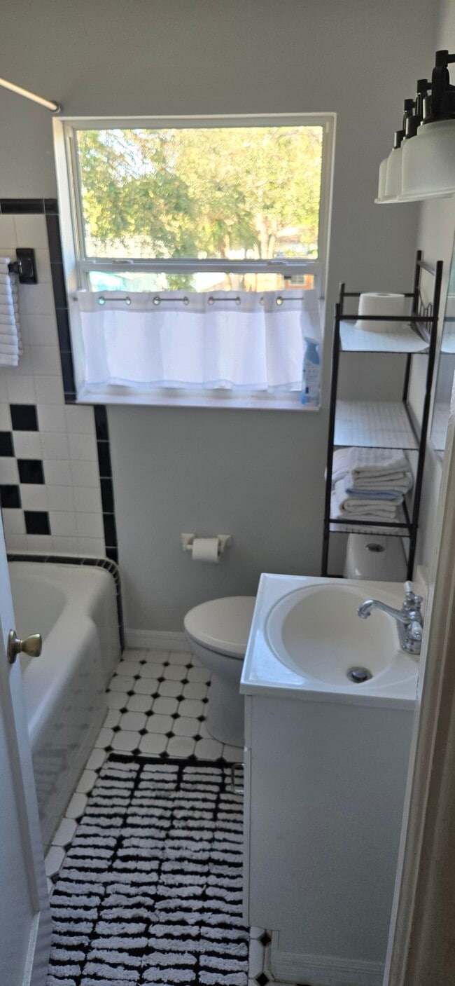 Building Photo - 5455 5th Ave S