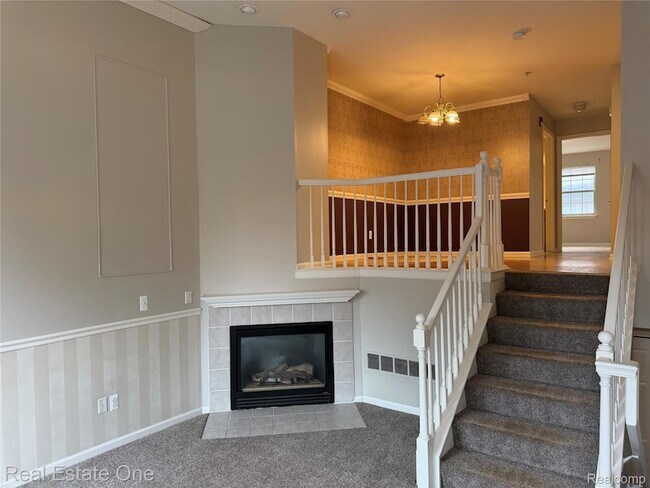 Building Photo - 29285 Glen Oaks Blvd E