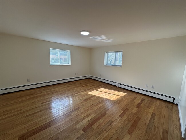 Building Photo - 121 Tremont St