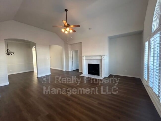 Building Photo - 5404 Briarwood Dr