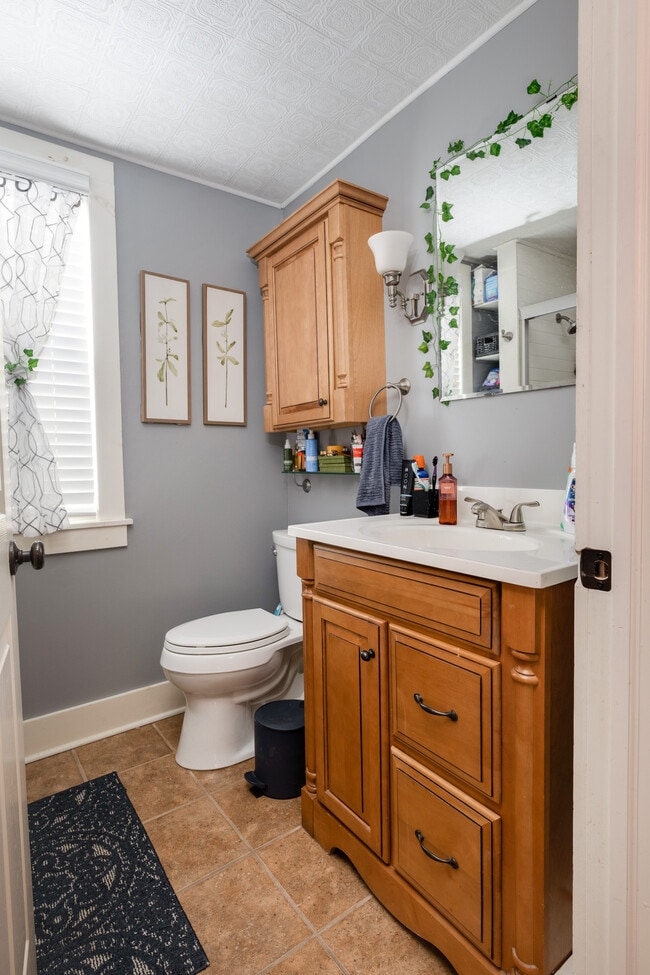 Building Photo - 357 W Clinton St