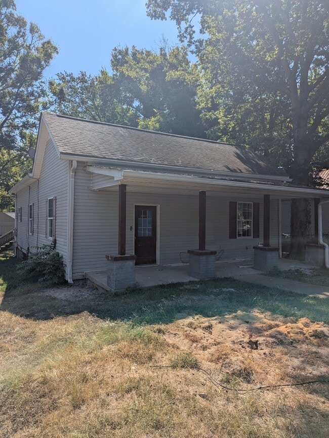 Primary Photo - 1115 Parker St