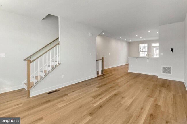 Building Photo - 14024 Sunrise Valley Dr