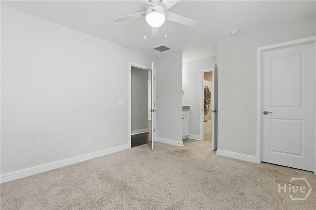 Building Photo - 29 Franklin Cut