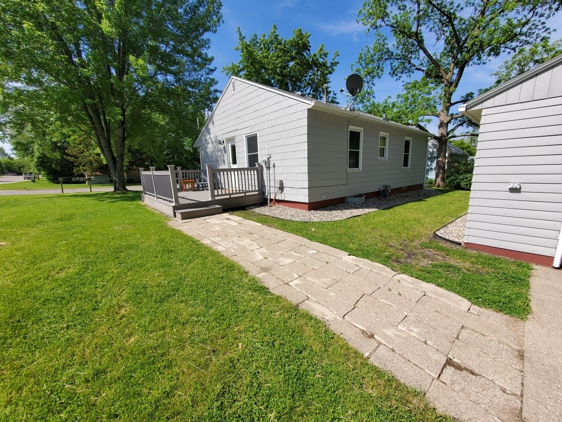 Building Photo - 921 Darling Ave