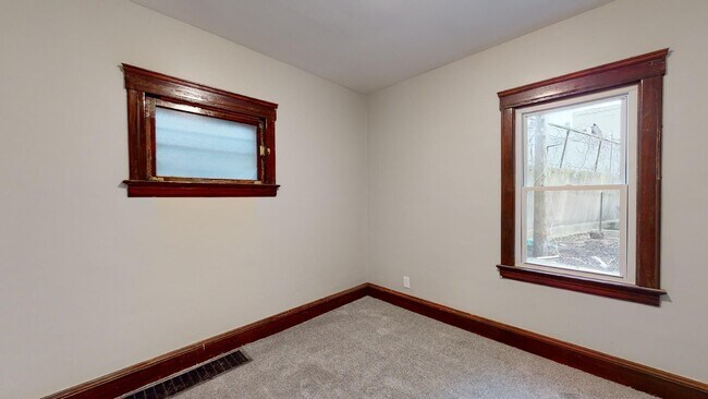 Building Photo - 3210 W 98th St