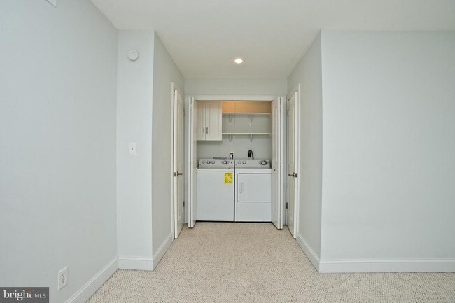 Building Photo - 126 E Chelsea Cir
