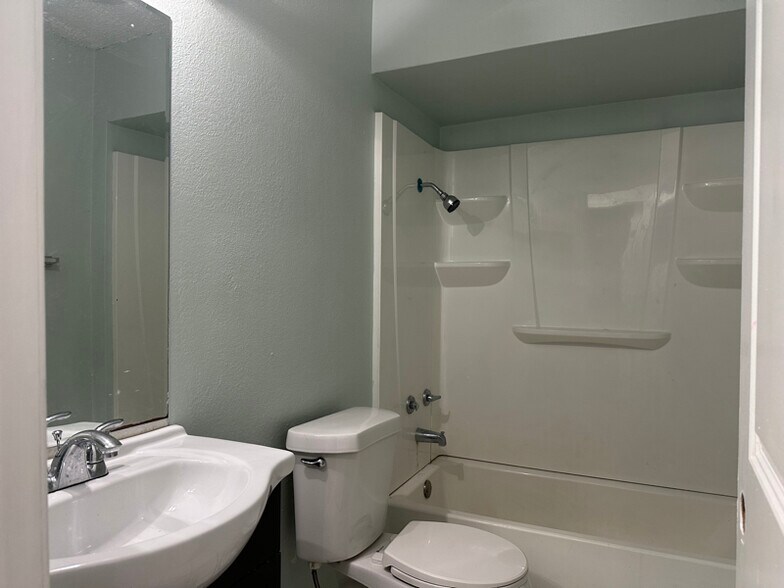 Building Photo - 9003 Perma Ln