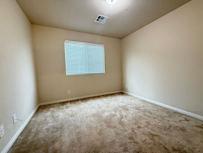 Building Photo - 8974 Don Valley Ave