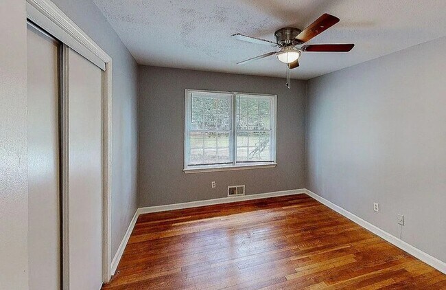 Building Photo - 1769 Timothy Dr SW