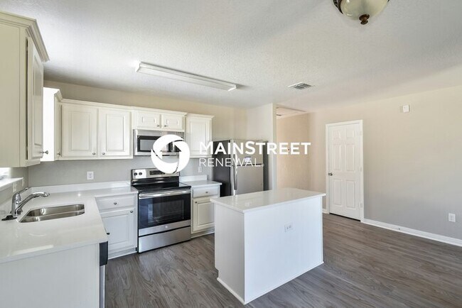 Building Photo - 3 Bedroom Pet-Friendly Home in San Antonio, TX with Main Street Renewal