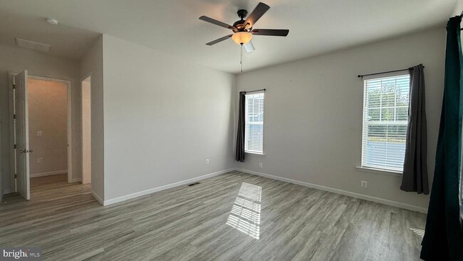 Building Photo - 7515 Oakham Dr