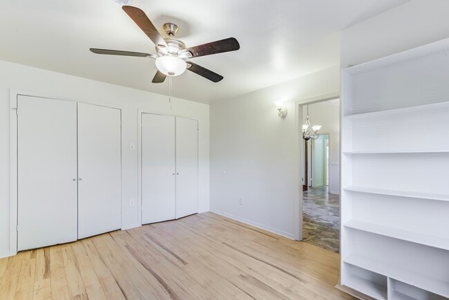 Building Photo - 3811 Bennett Dr