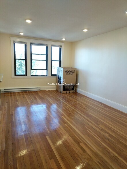 Building Photo - 377 Broadway