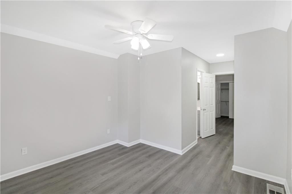 Building Photo - 204 Ivy Green Ln SE