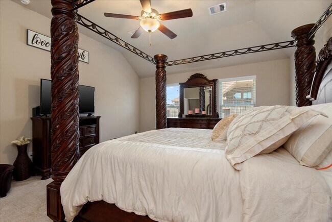 Building Photo - 2127 Blossomcrown Dr