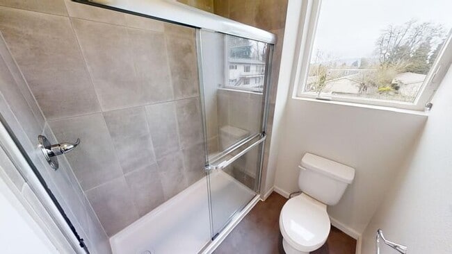 Building Photo - Modern Luxury Townhome: Convenient Urban L...