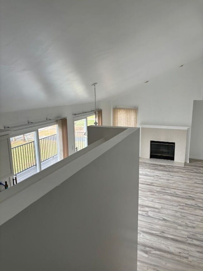 Building Photo - STUNNING LAKE VIEWS, BRIGHTON 3 BEDROOM HOME