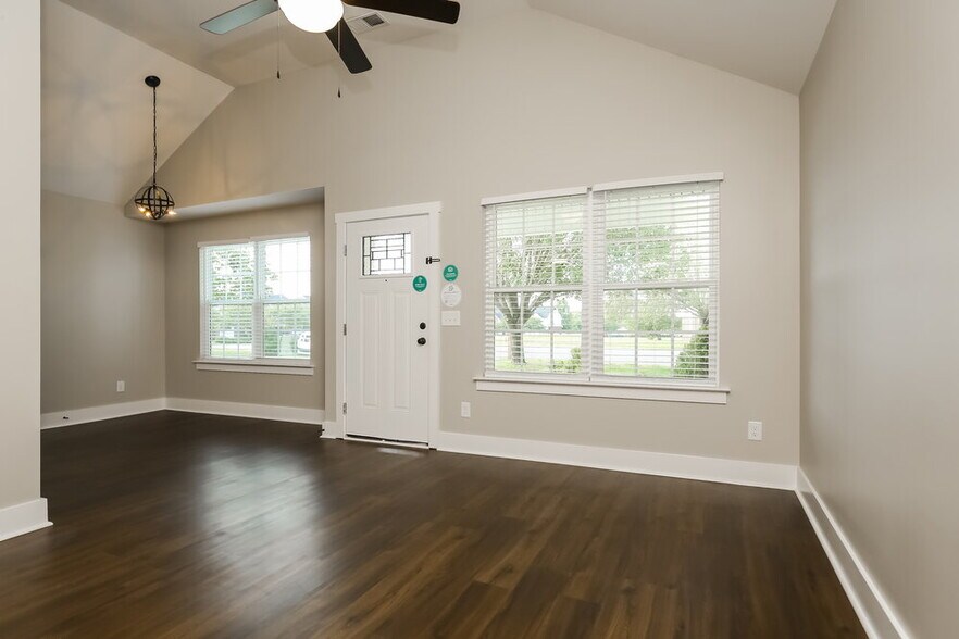 Building Photo - 5002 Boyd Dr