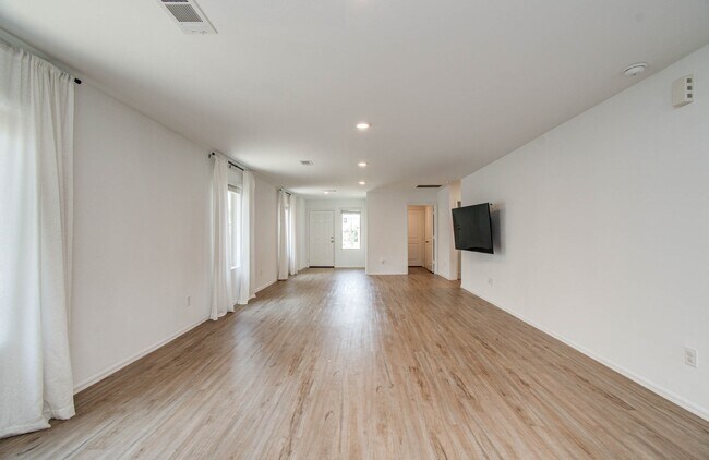 Building Photo - 20966 Zuccala Dr