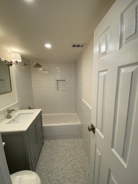 Bathroom - 1250 4th St SW