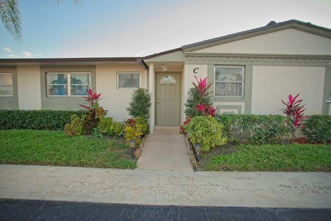 Primary Photo - 2833 Crosley Dr W
