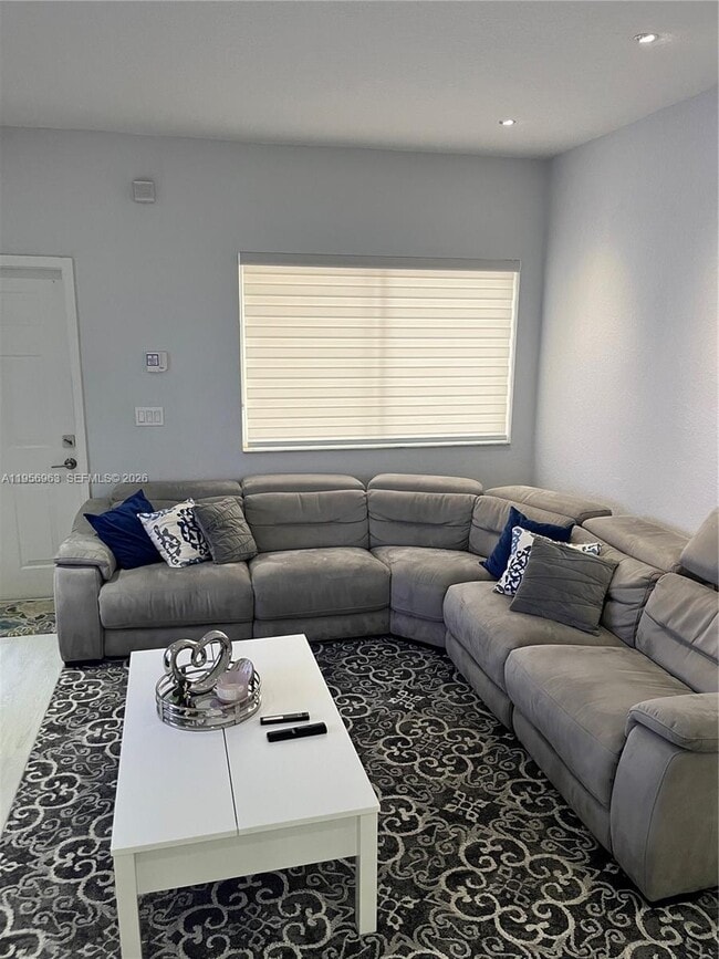 Building Photo - 4746 Lago Vista Dr