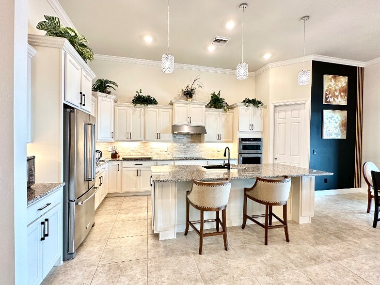 Building Photo - 13349 Verandi St