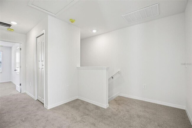 Building Photo - 698 Muhly Wy
