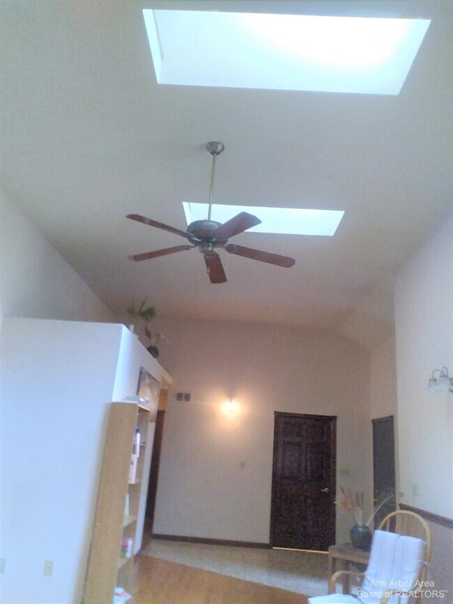 Building Photo - 5383 Textile Rd