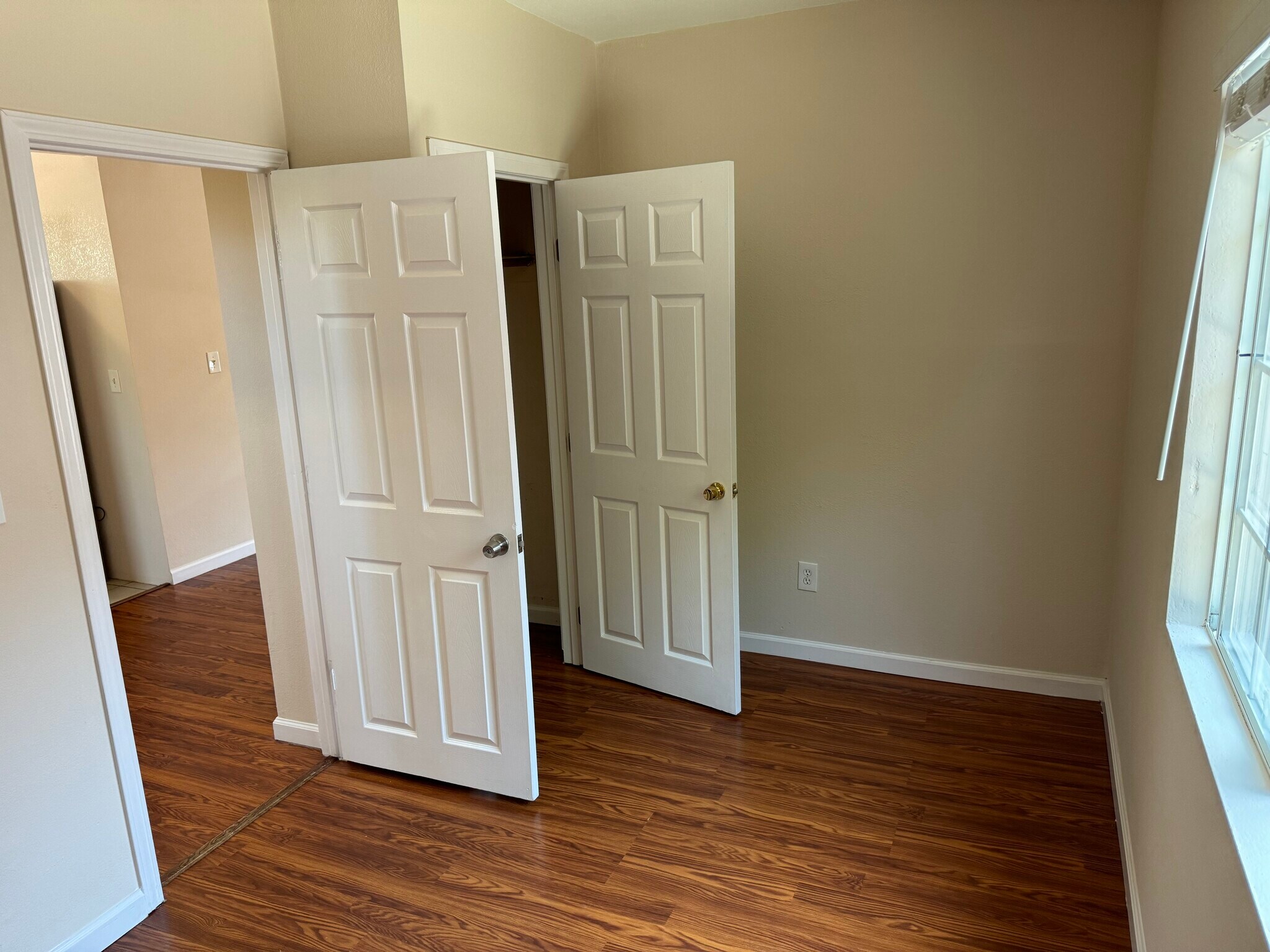 Second bedroom - 2920 S Sycamore Ave