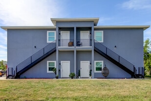 Building Photo - 439 45th St E