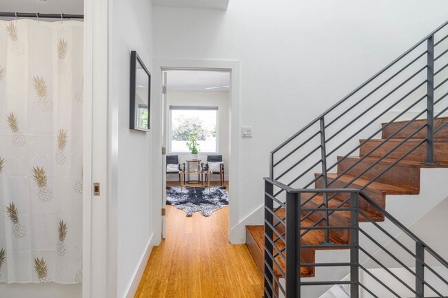 Building Photo - 1003 S 17th St